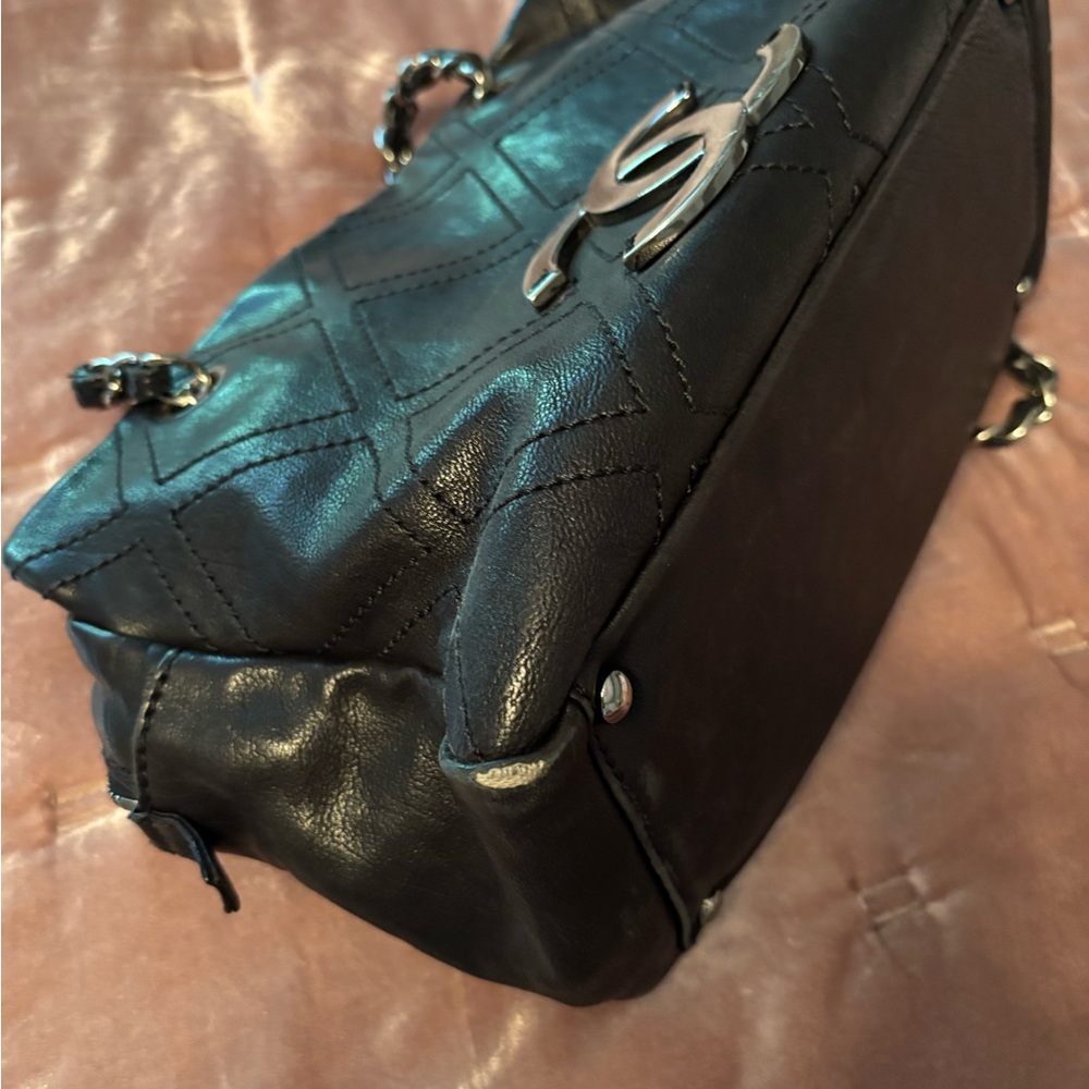 Chanel Black Leather Shoulder Bag with Silver Accents - Picture 2 of 4